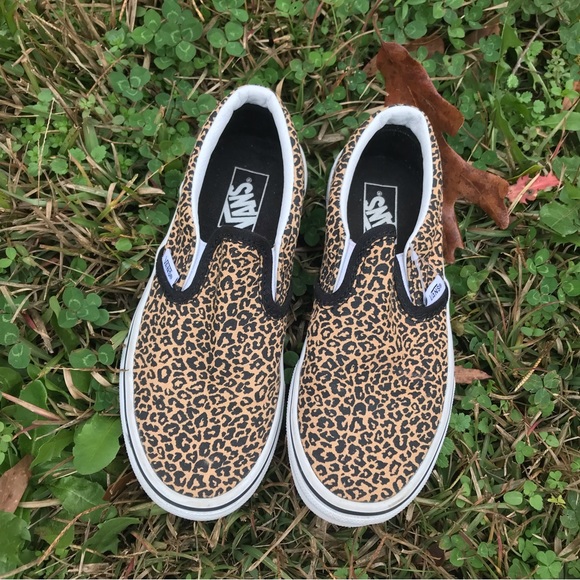 Vans Other - VANS LEOPARD PRINT SLIP ON SNEAKERS KIDS SIZE 1.5